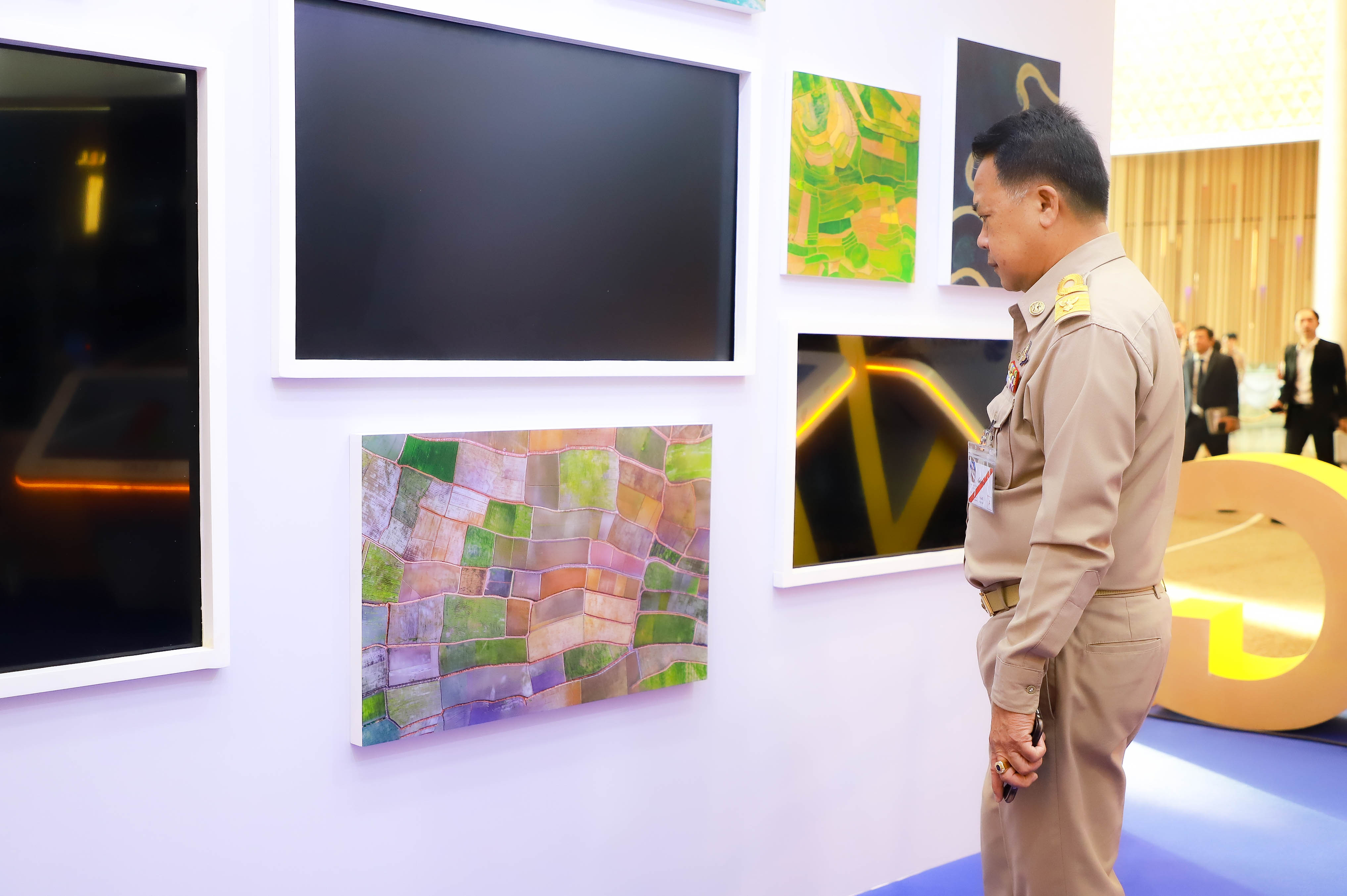 title - รองเลขาธิการ ส.ป.ก. ร่วมเฝ้าทูลละอองพระบาทรับเสด็จฯ และร่วมพิธีเปิดงาน มหกรรมด้านอวกาศแห่งชาติ